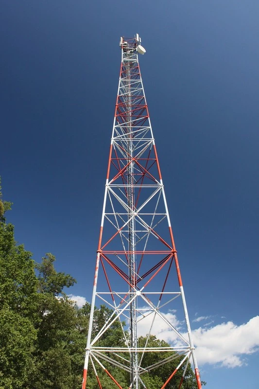 Imagem ilustrativa de Torre metálica triangular